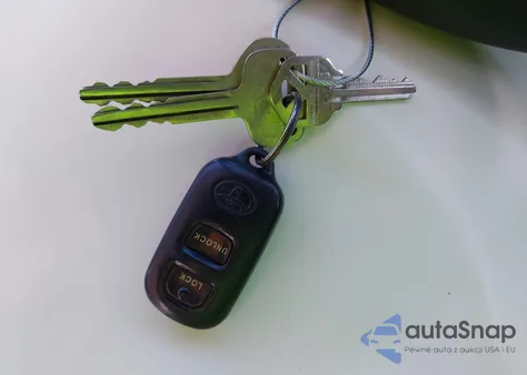 2004 Toyota Corolla S z USA, uszkodzony, nr VIN 1NXBR32E84Z317639